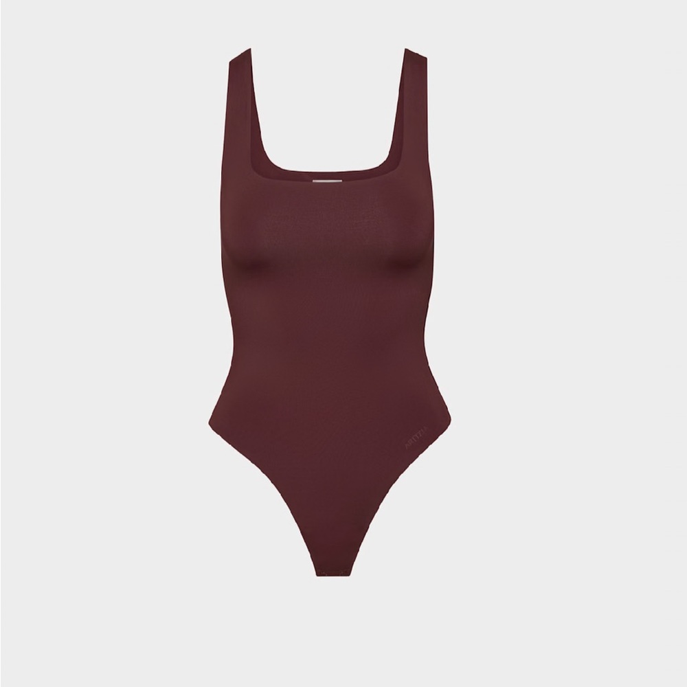 Aritzia Sumac Burgundy bodysuit